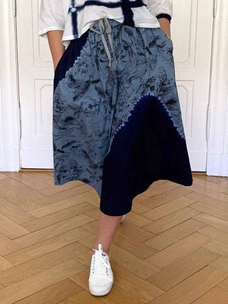 suzusan Shibori Botanical Shibori Skirt Navy