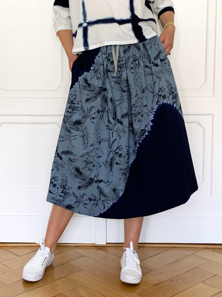 suzusan Shibori Botanical Shibori Skirt Navy