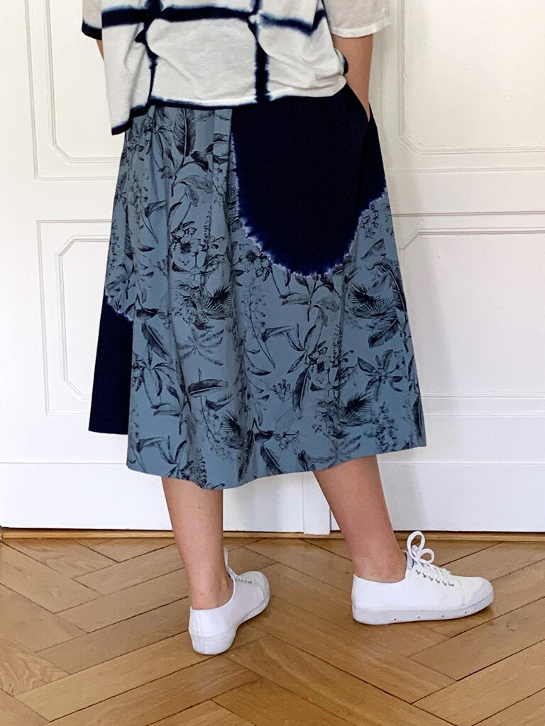 suzusan Shibori Botanical Shibori Skirt Navy