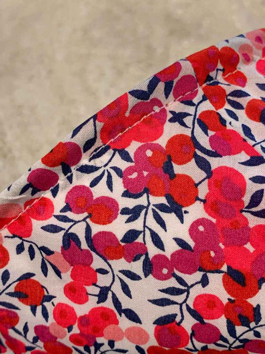 Les Moutons Noirs Berry Face Mask